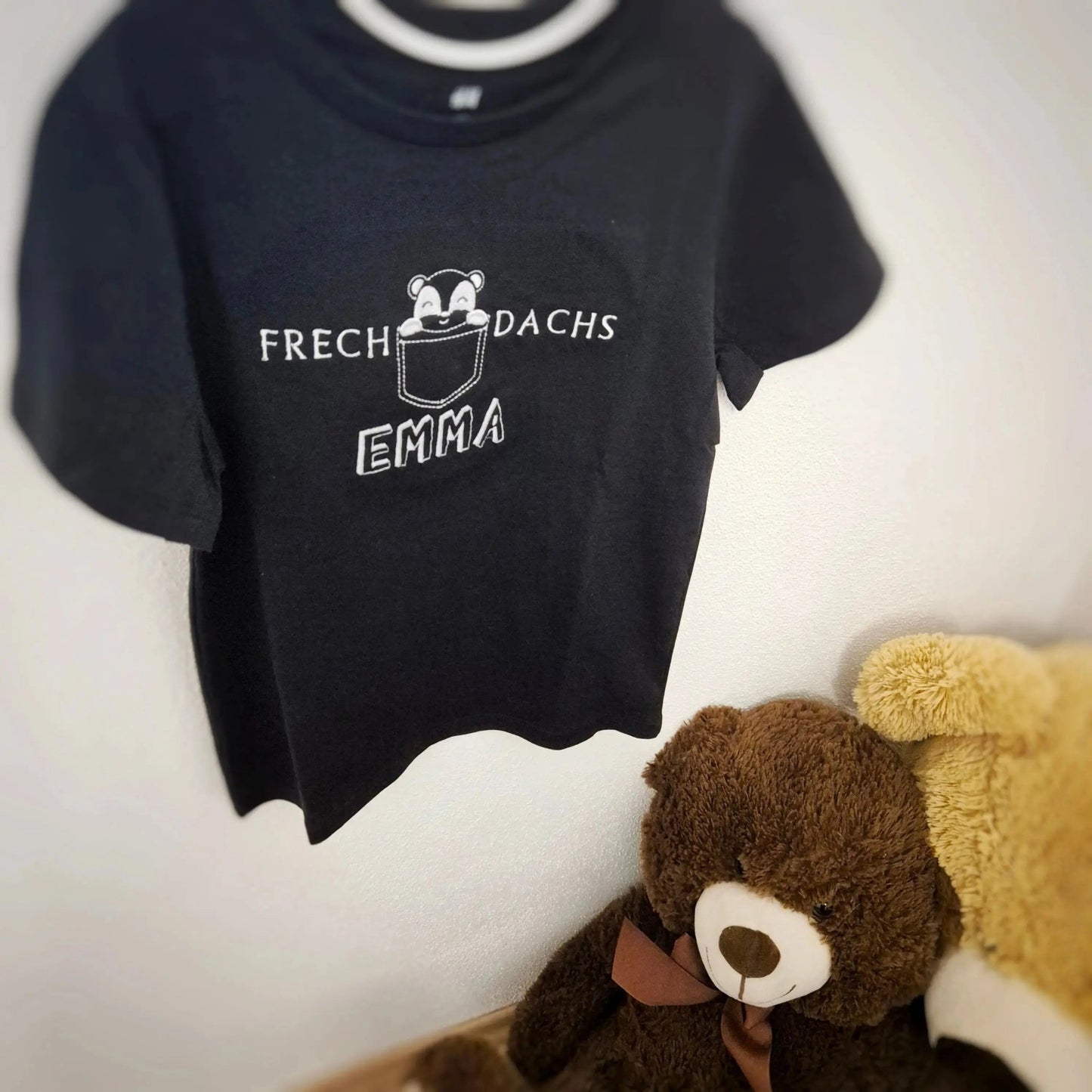 Kundenspezifisches gesticktes T-Shirt FRECHDACHS für Kinder - Kleinkinder, personalisierbares Shirt, Jungs - Mädchen, personalsierbares Geschenk - KittySweetCrochet