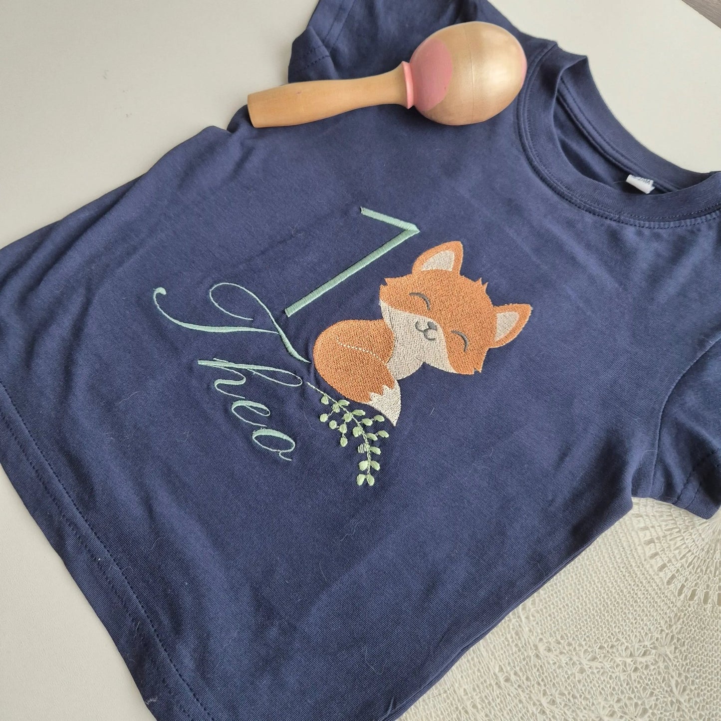 Geburtstagsshirt FUCHS bestickte Personalisierung mit Namen und Zahl, kurzarm - KittySweetCrochet