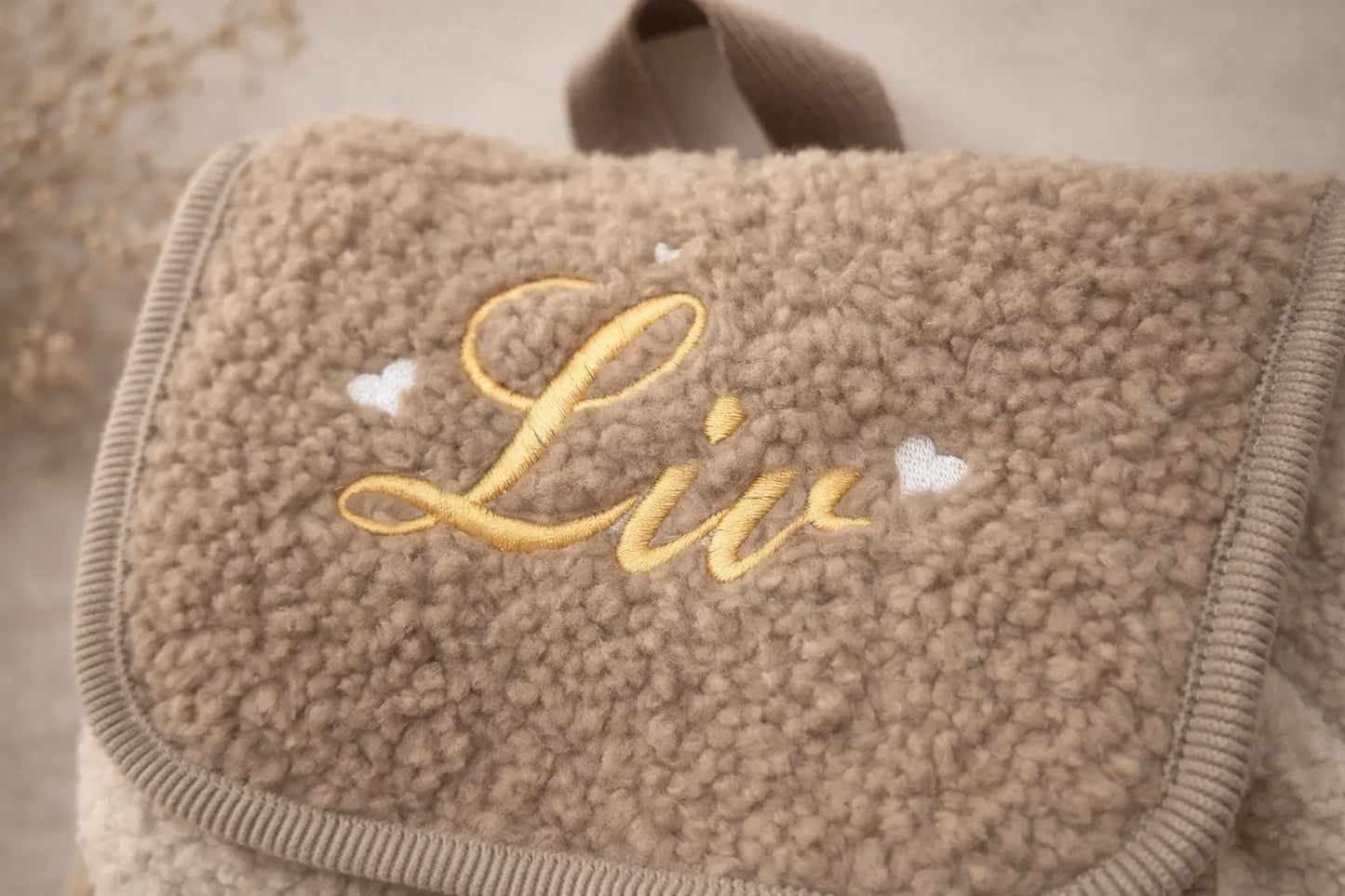 Bestickter Kinder Rucksack mit Namen – Kuscheliger Teddy Rucksack personalisiert - KittySweetCrochet