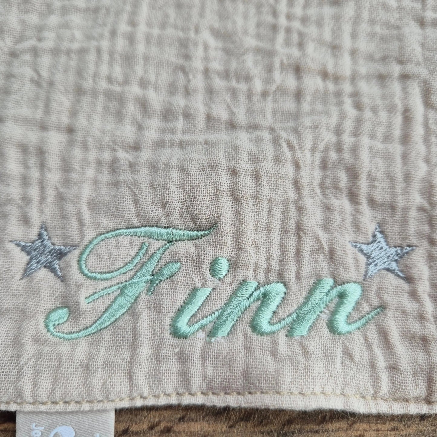 Besticktes personalisiertes Schmusetuch Hase aus Musselinstoff - verschiedene Farben - KittySweetCrochet